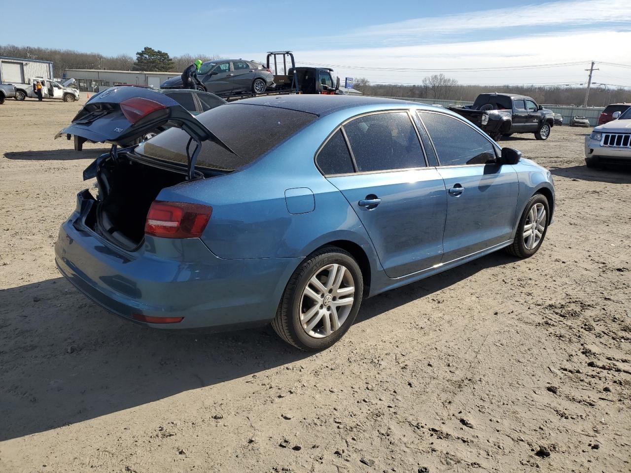 2018 Volkswagen Jetta - Image 3