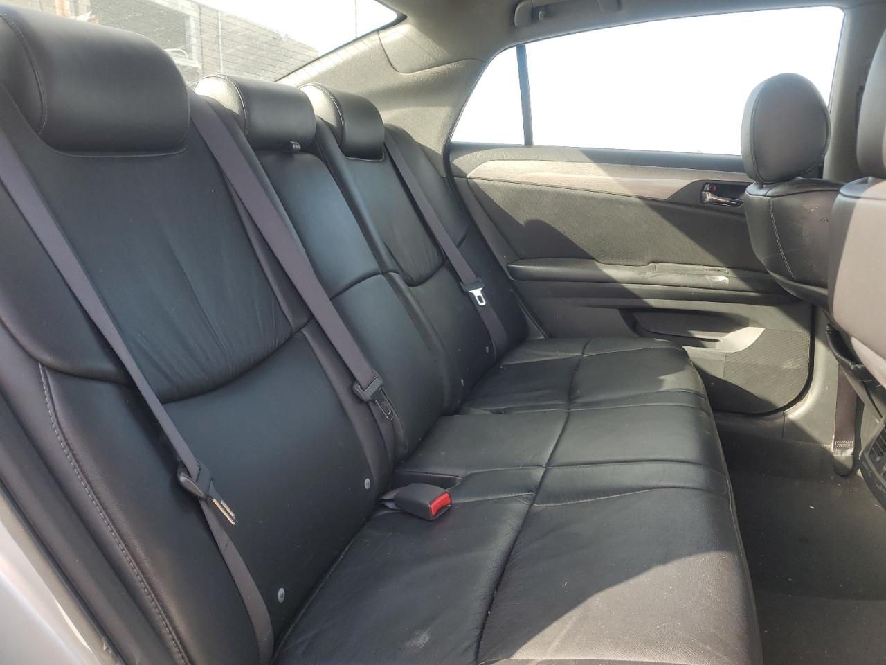 2006 Toyota Avalon - Image 11