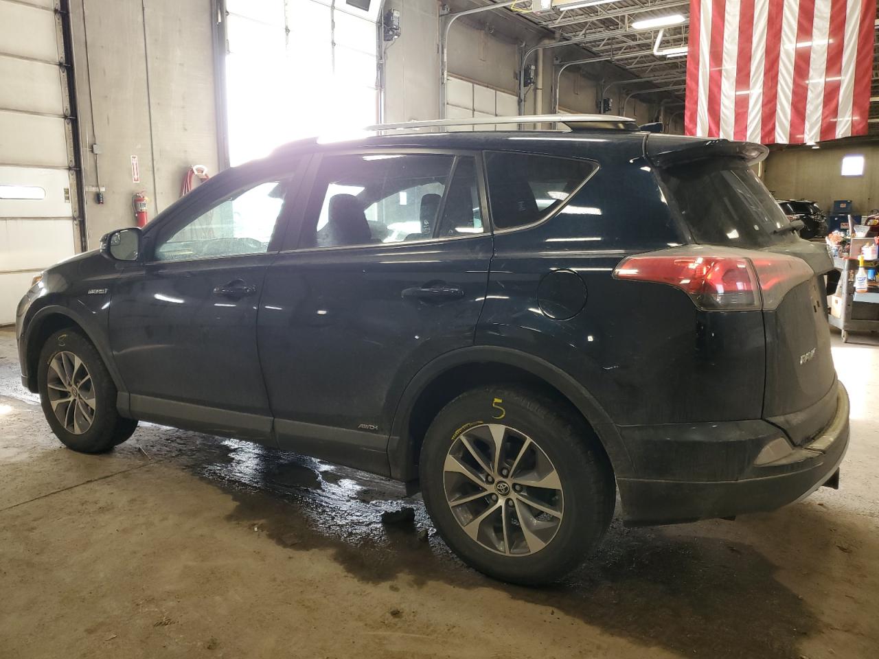 2017 Toyota RAV 4 - Image 2