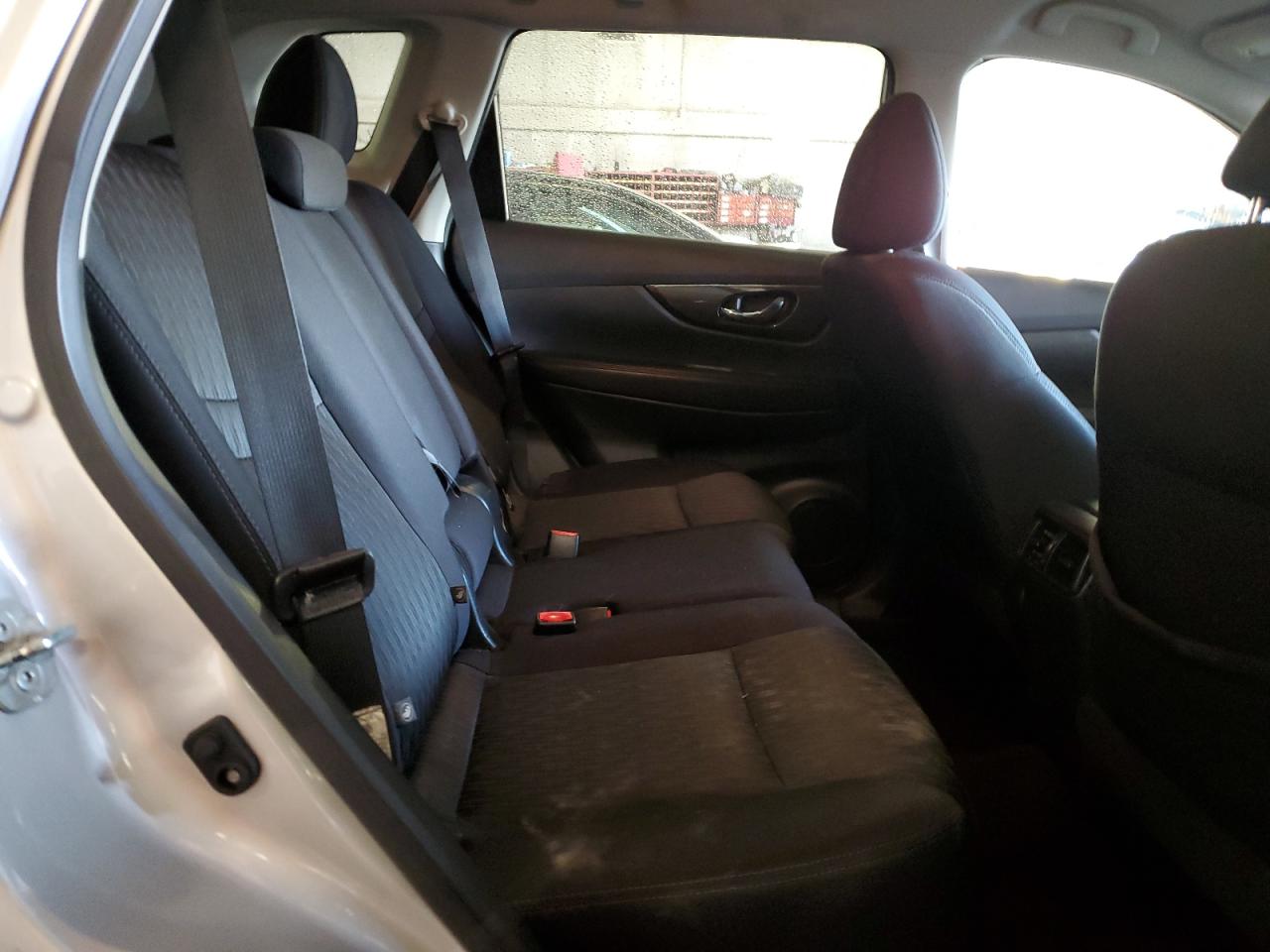 2018 Nissan Rogue - Image 10
