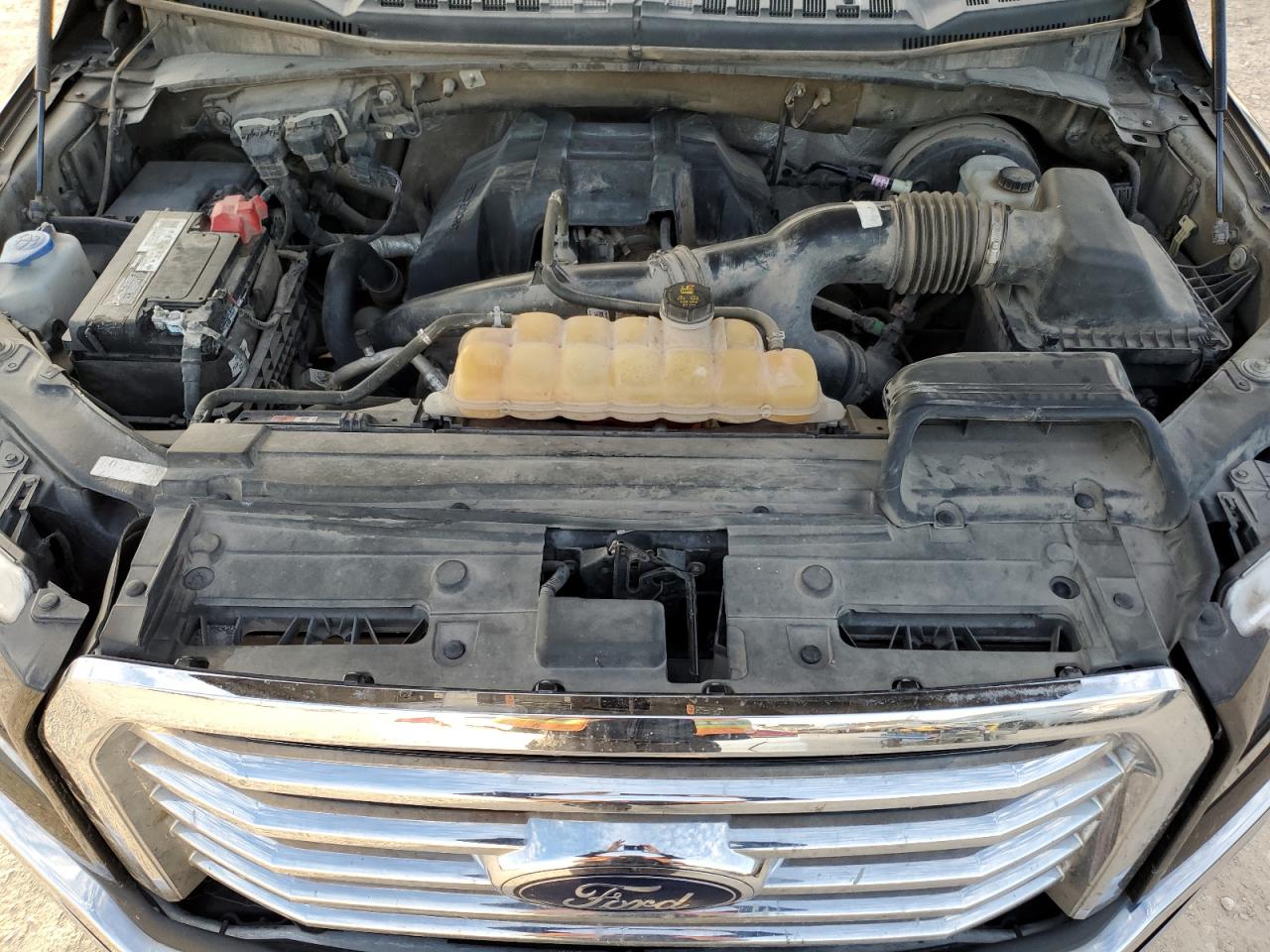 2015 Ford F-150 - Image 11