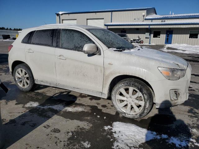 Паркетники MITSUBISHI OUTLANDER 2015 Белый