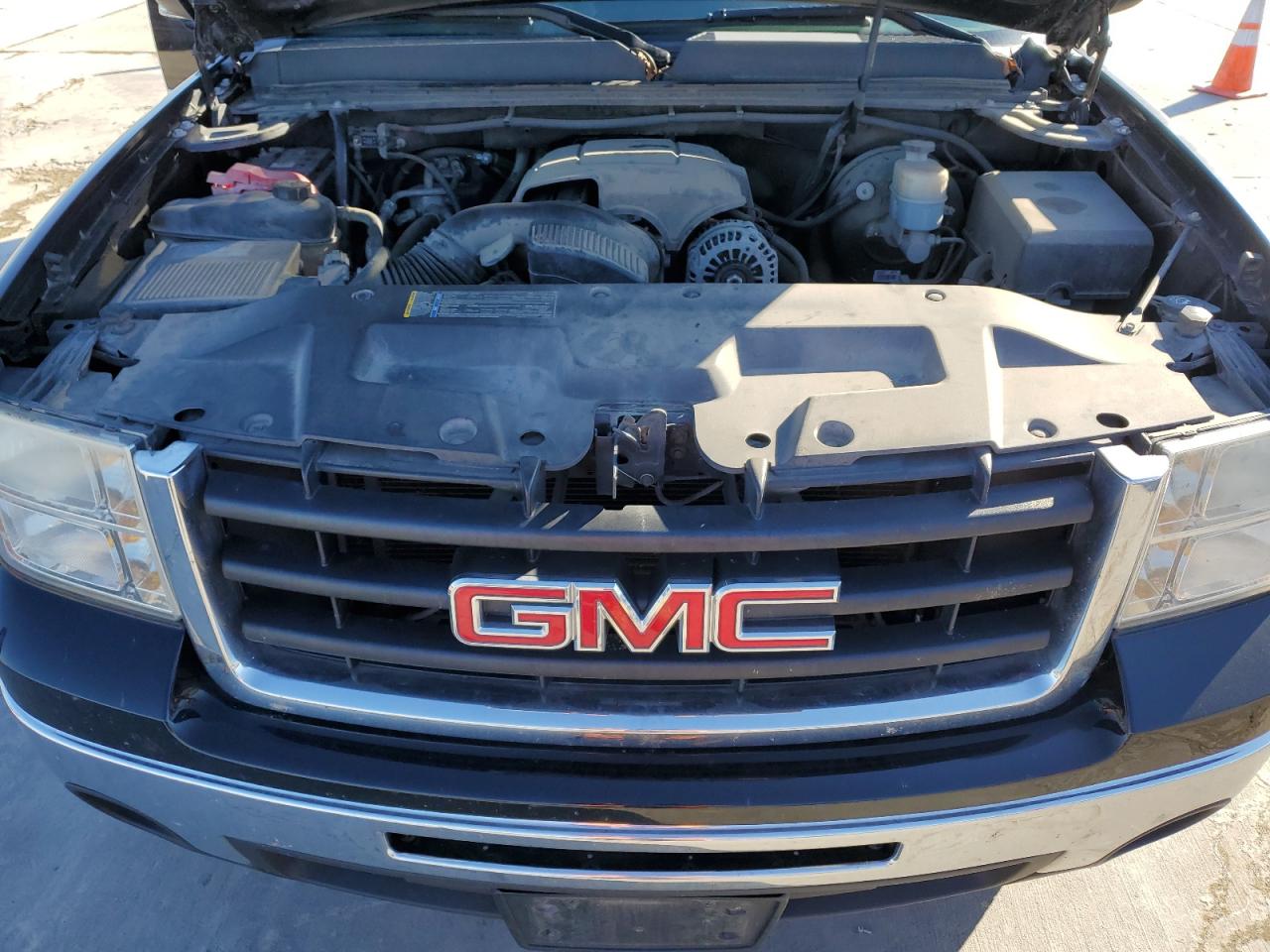2009 GMC Sierra - Image 12