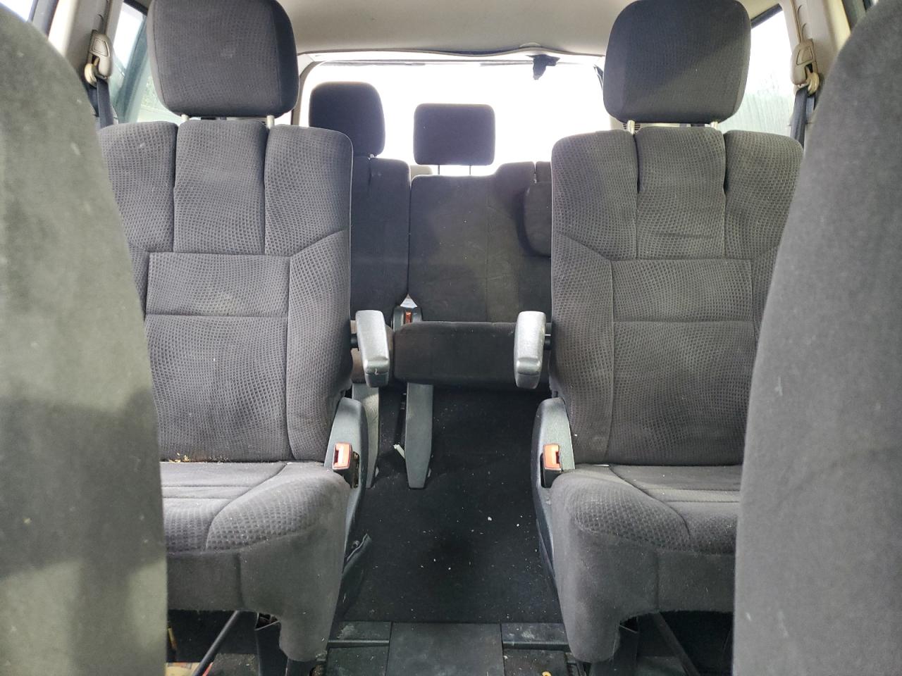 2012 Dodge Caravan - Image 10