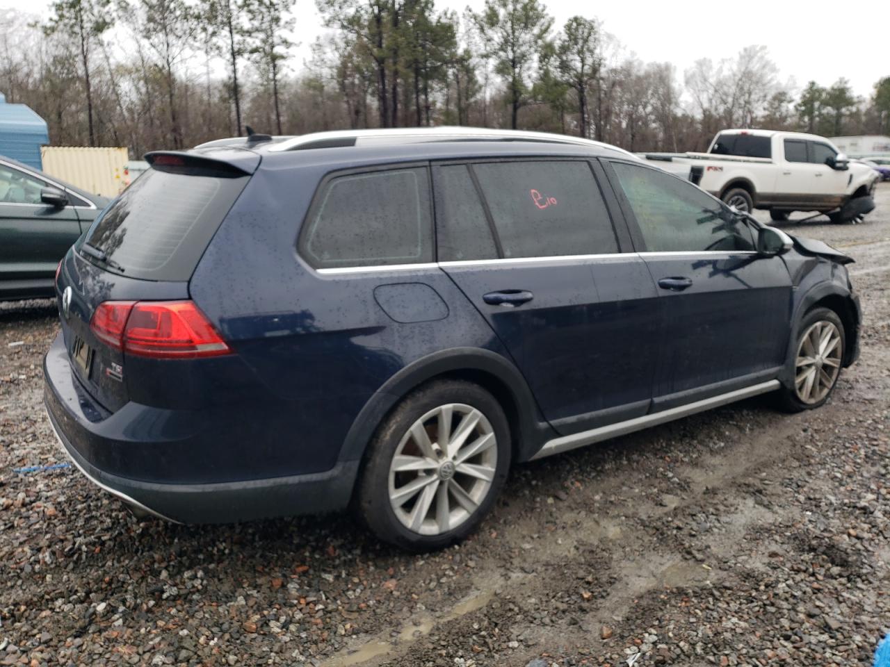 2017 Volkswagen Golf - Image 3