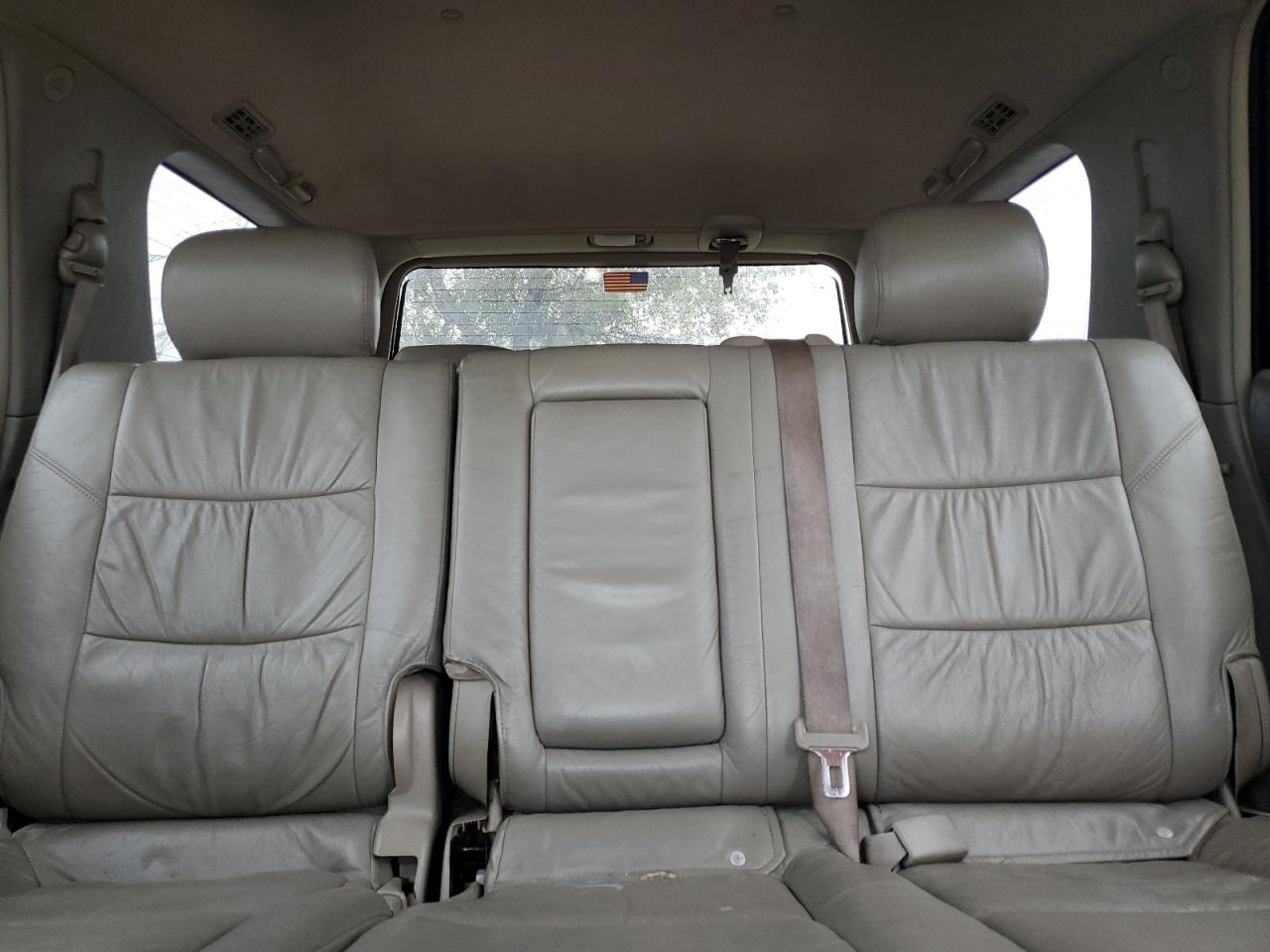 2005 Toyota Sequoia - Image 10