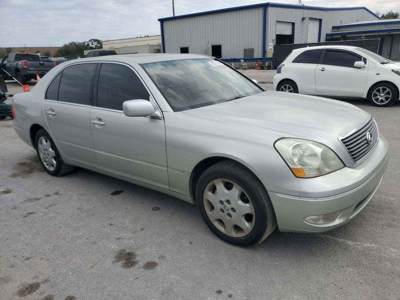 2003 Lexus LS - Image 4