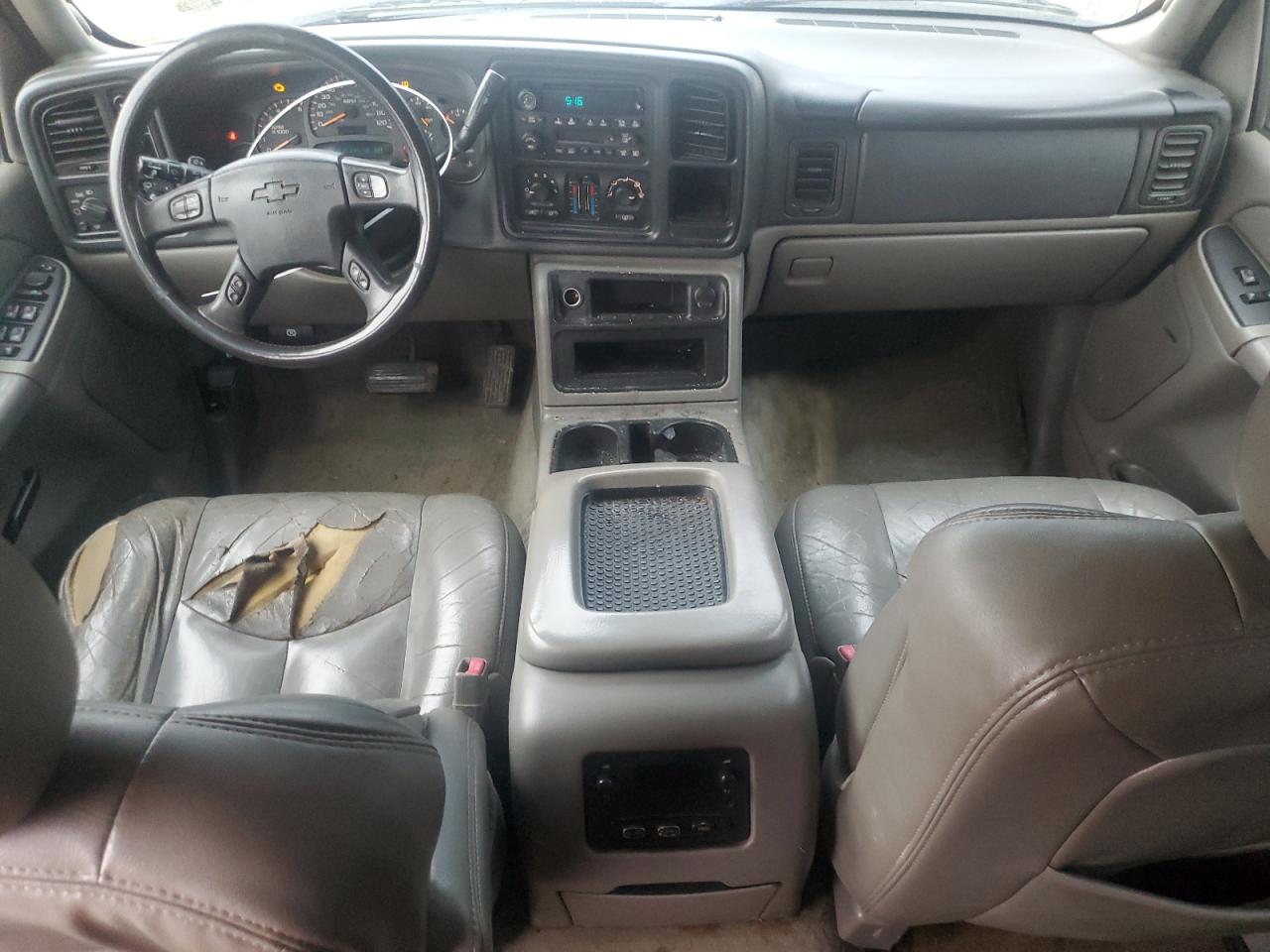2005 Chevrolet Suburban - Image 8