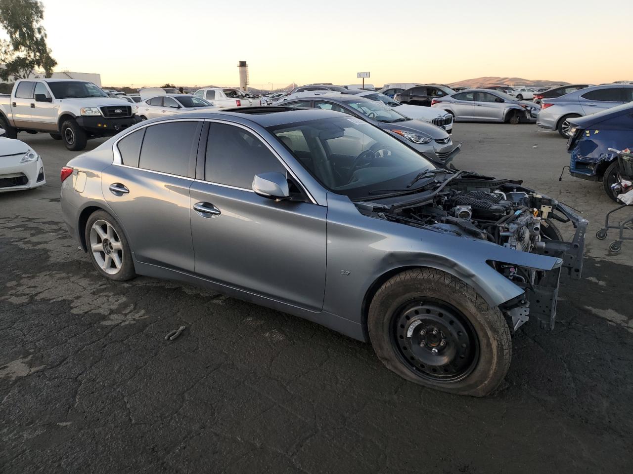 VIN JN1BV7AP2FM335327 2015 INFINITI Q50 no.4