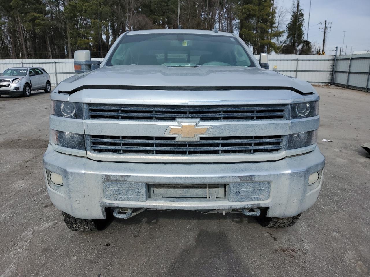 2017 Chevrolet Silverado - Image 5