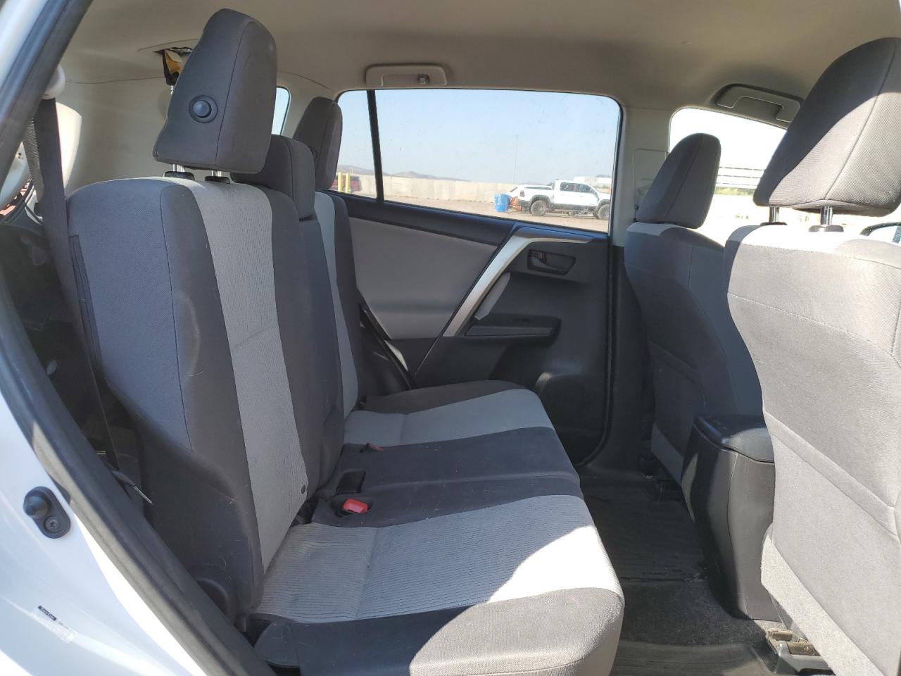 2015 Toyota RAV 4 - Image 11
