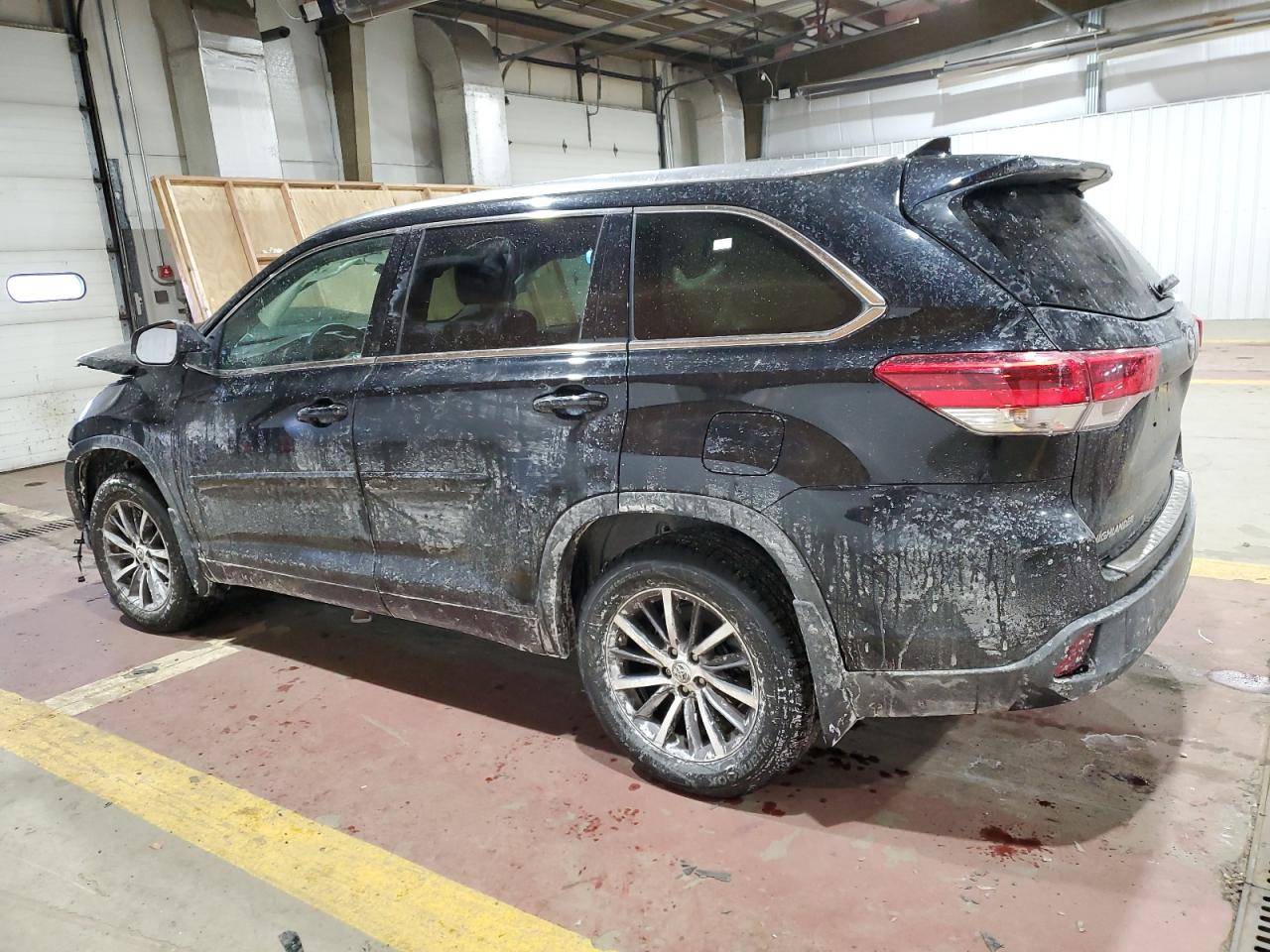 2018 Toyota Highlander - Image 2