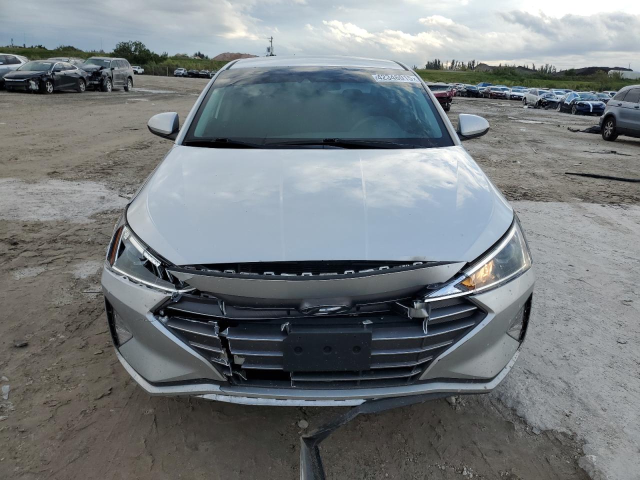 2019 Hyundai Elantra - Image 5