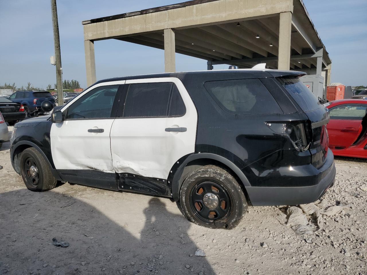 2017 Ford Explorer - Image 2