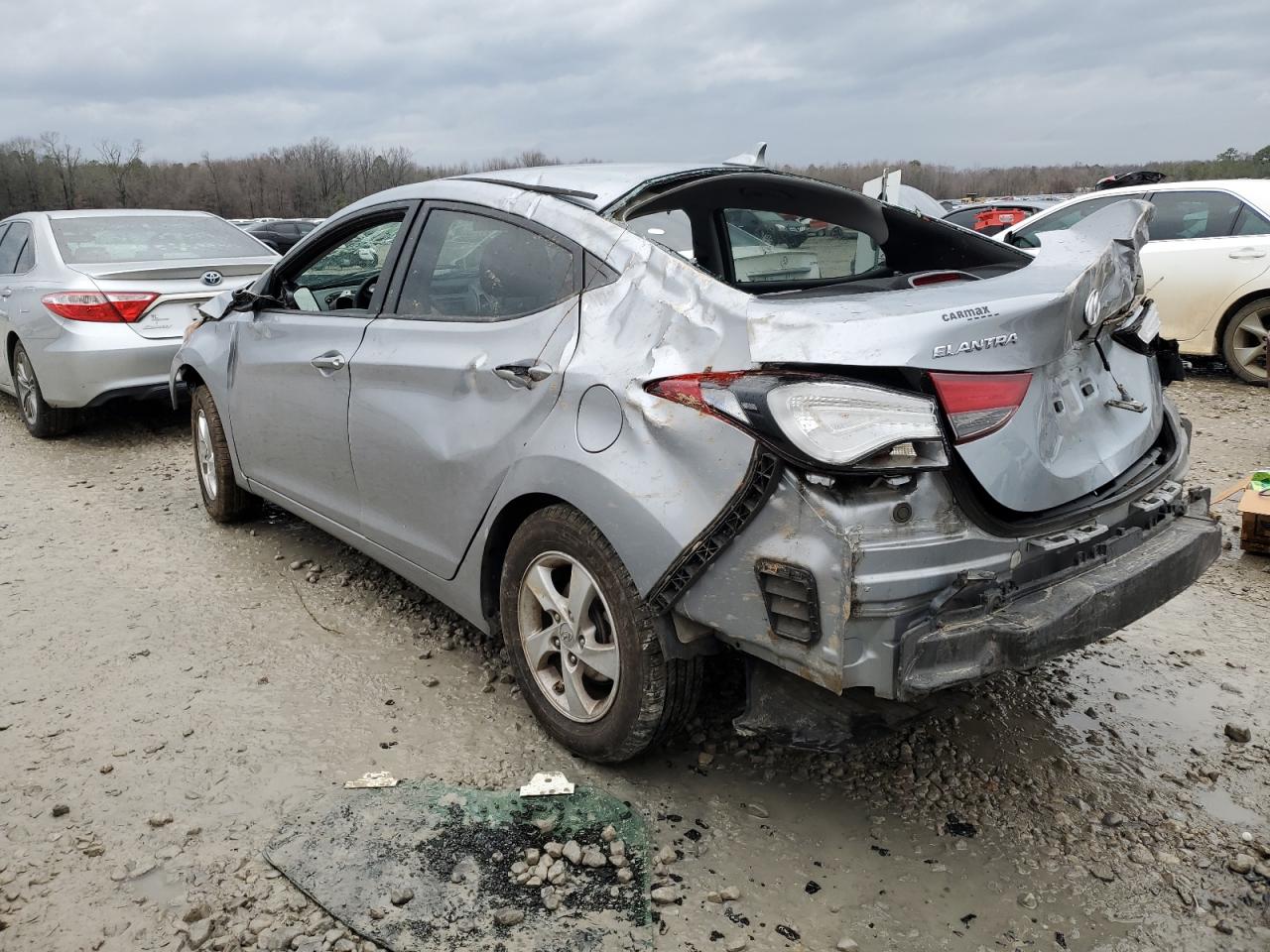 2015 Hyundai Elantra - Image 2