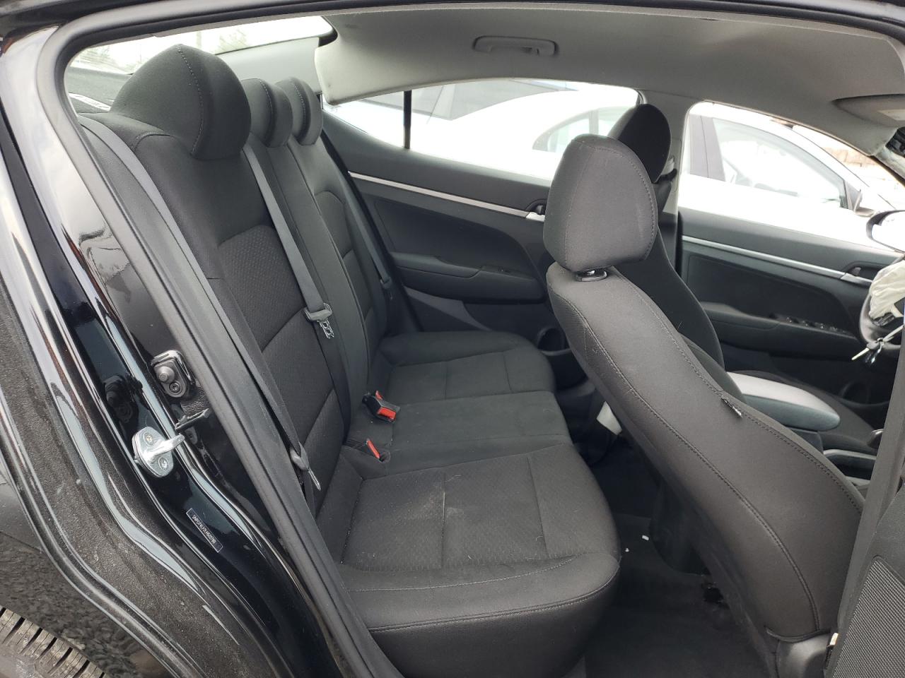 2020 Hyundai Elantra - Image 10