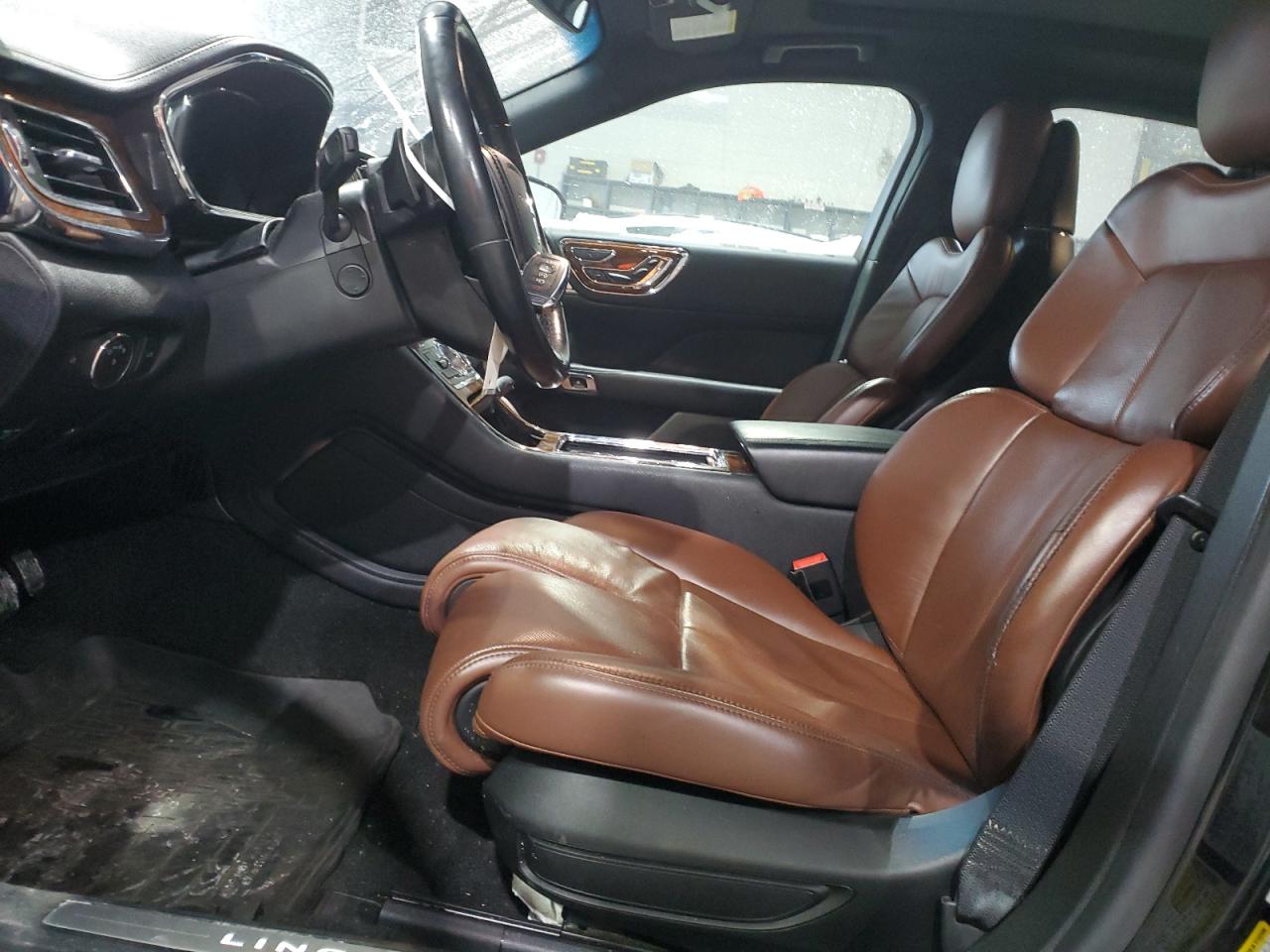 2019 Lincoln Continental - Image 7