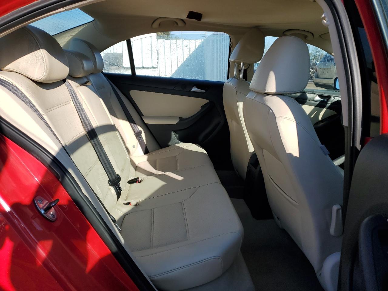 2014 Volkswagen Jetta - Image 11