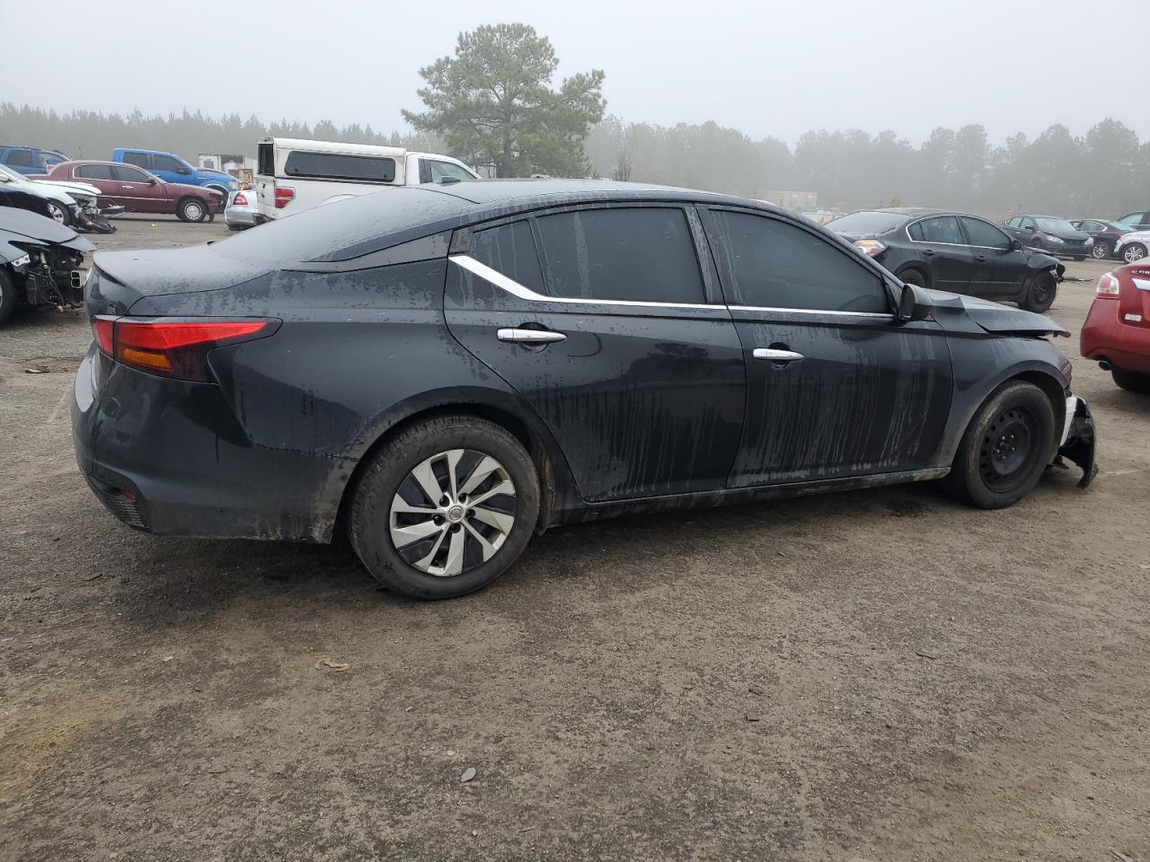 2020 Nissan Altima - Image 3