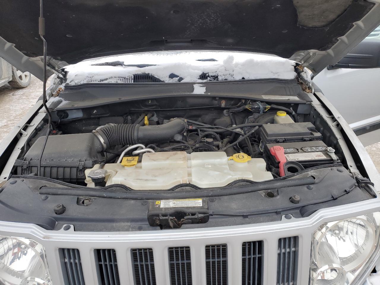 2012 Jeep Liberty (North America) - Image 12