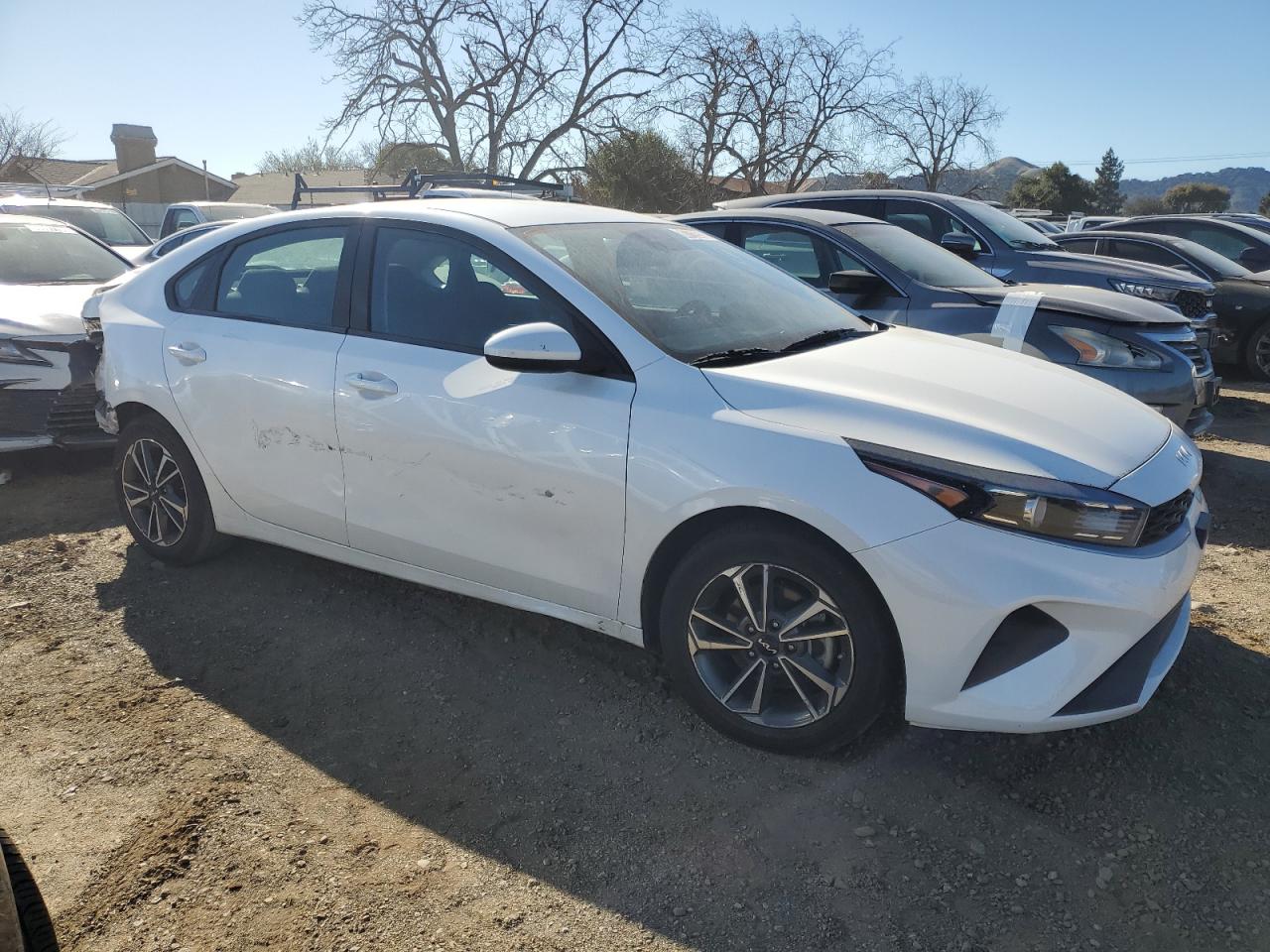 2023 Kia Forte - Image 4