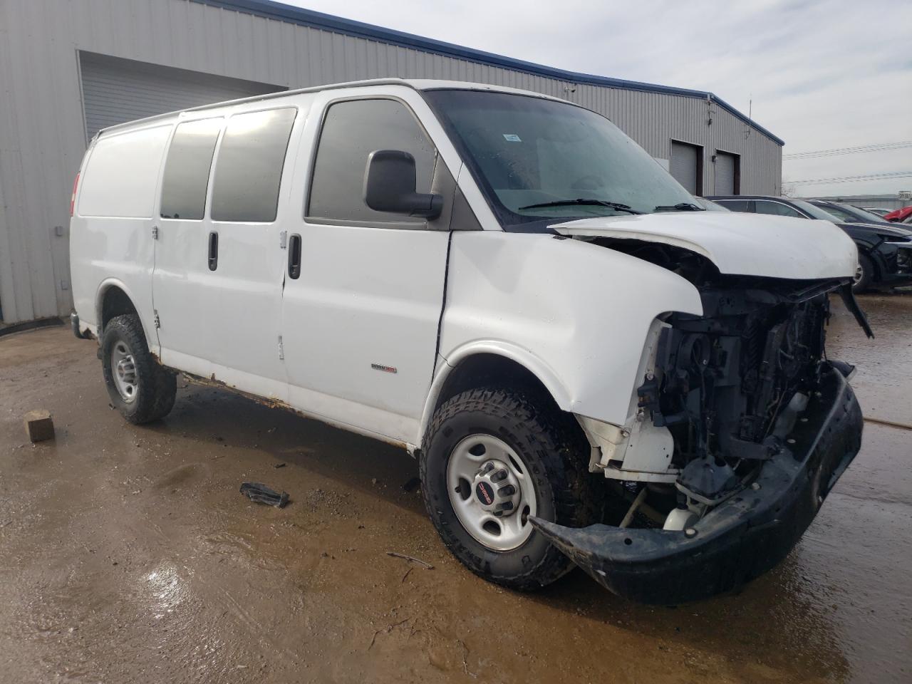 2011 GMC Savana - Image 4