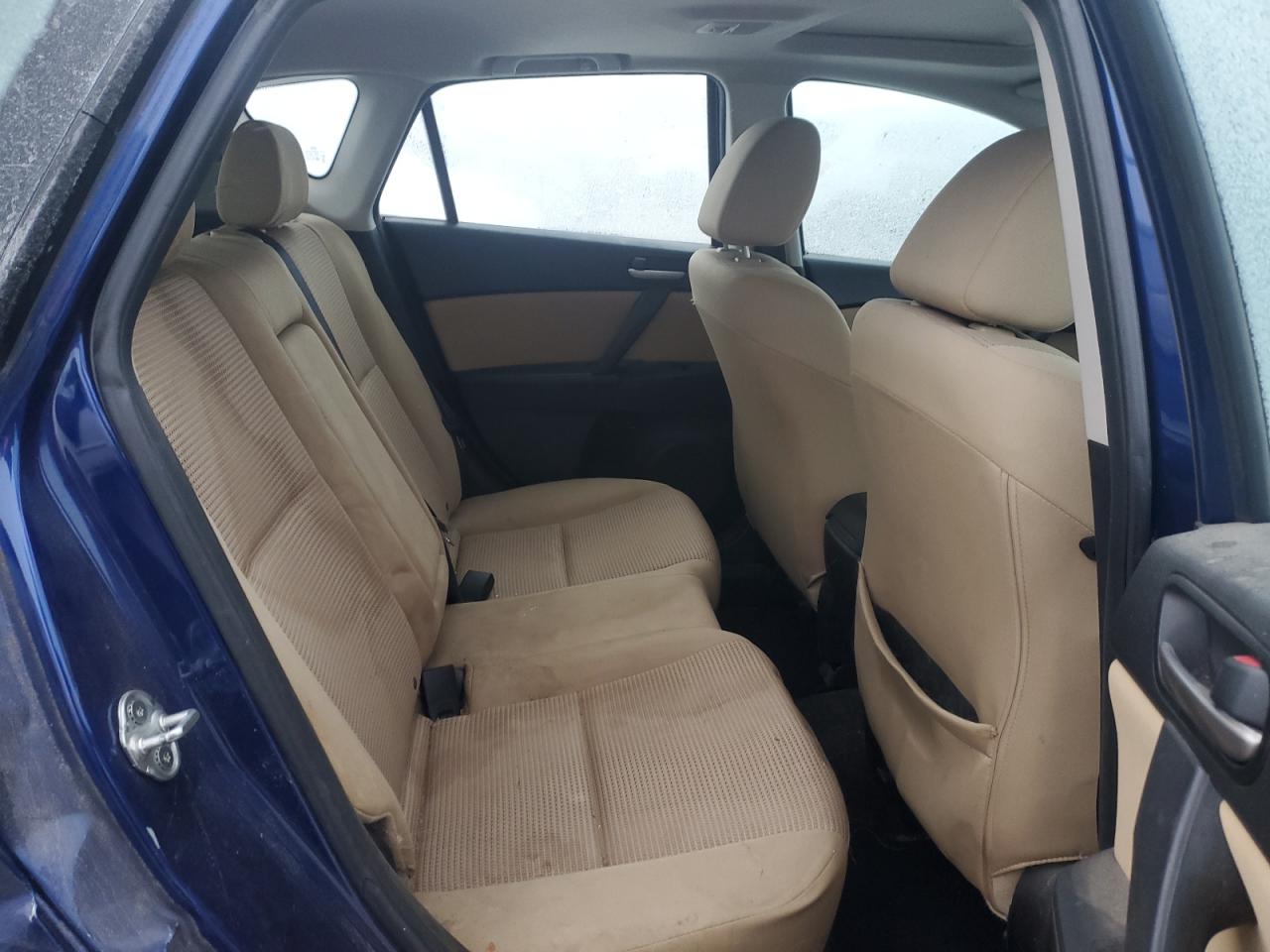 2012 Mazda 3 - Image 11