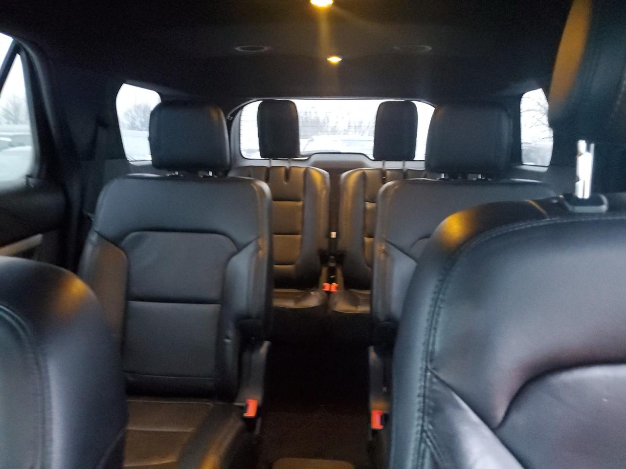 2016 Ford Explorer - Image 10