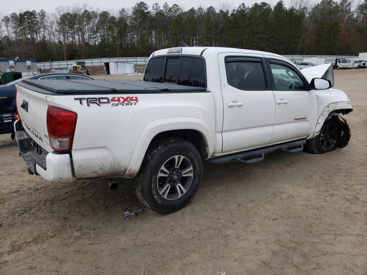 2016 Toyota Tacoma - Image 3