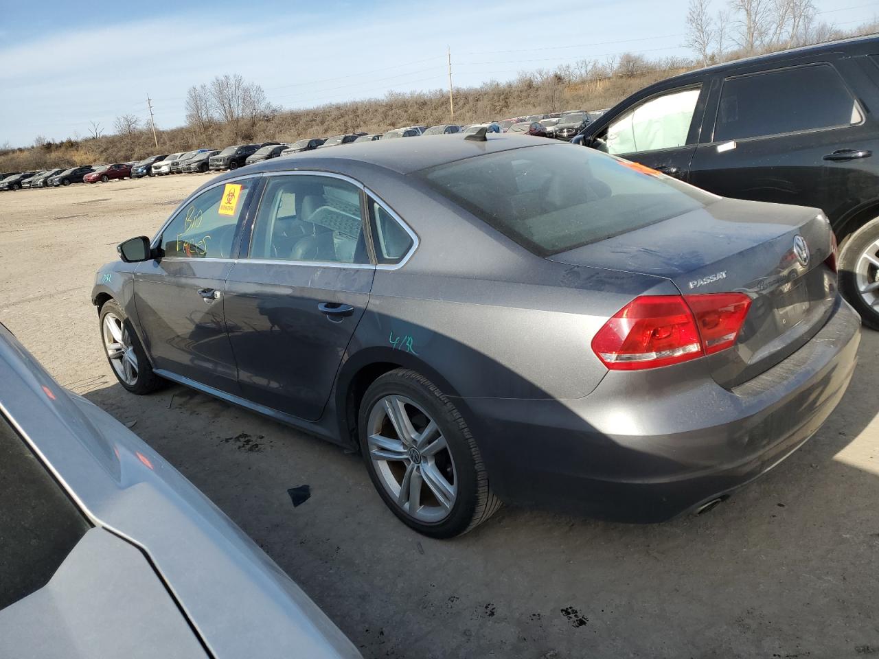 2014 Volkswagen Passat - Image 2