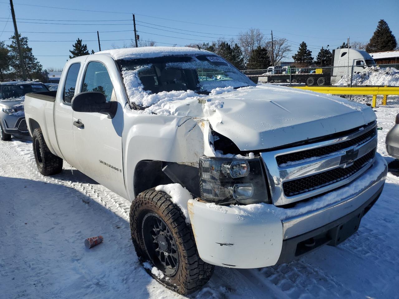 2007 Chevrolet Silverado - Image 4