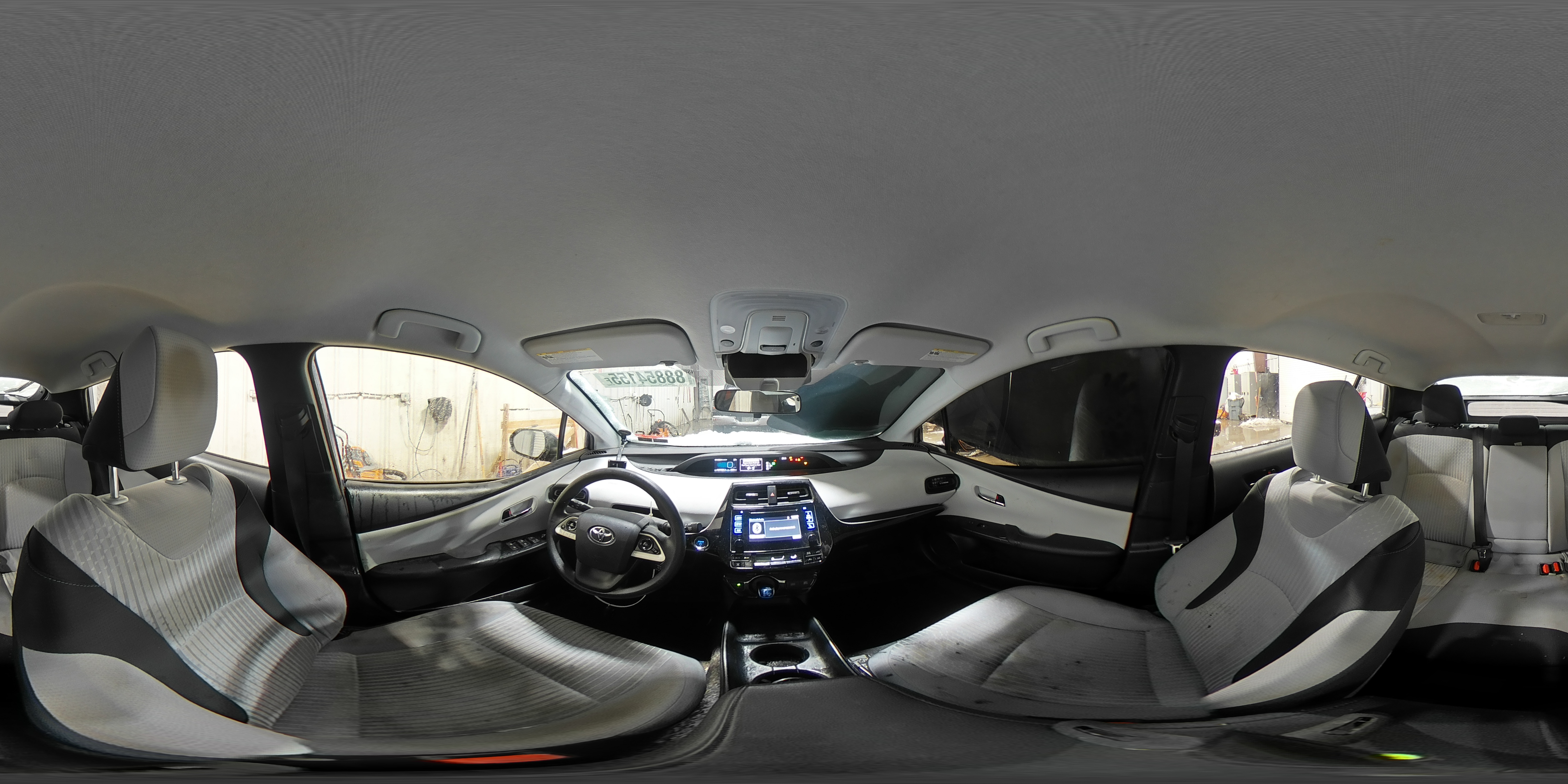 2016 Toyota Prius - Image 13