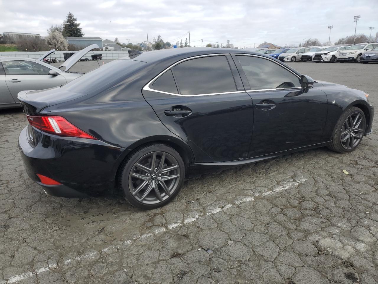 2016 Lexus IS - Image 3