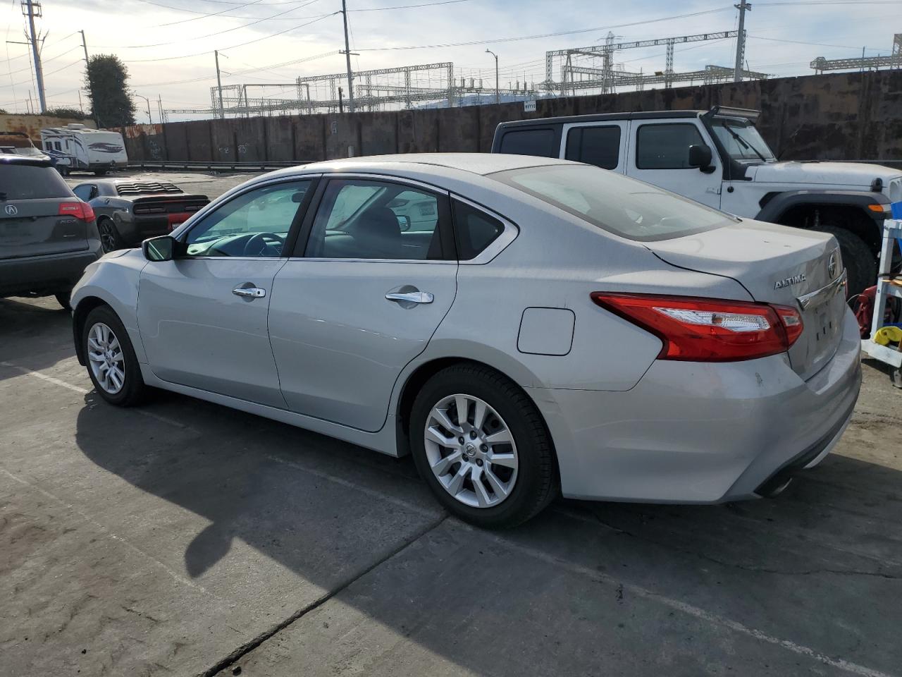 2017 Nissan Altima - Image 2