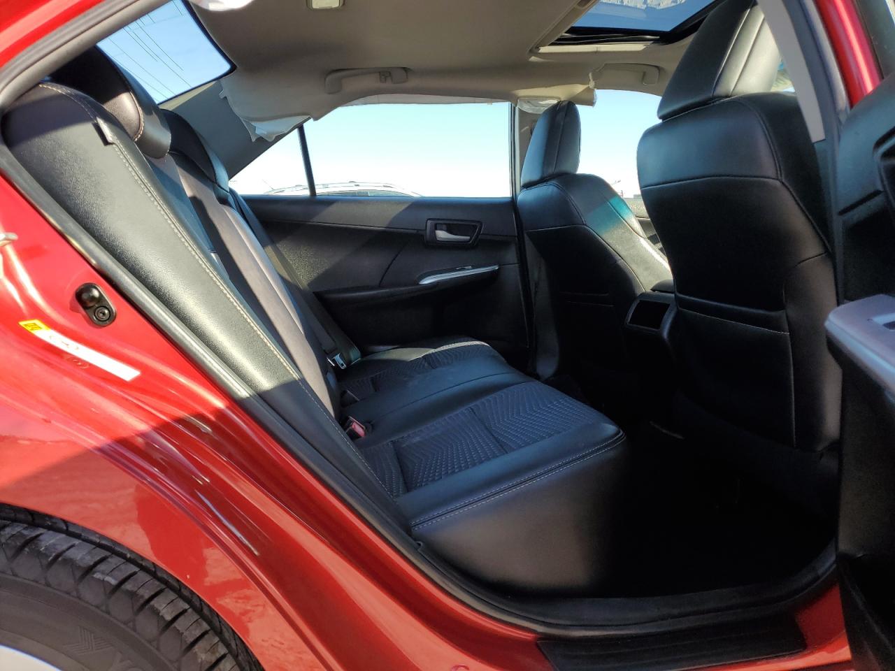 2014 Toyota Camry - Image 11