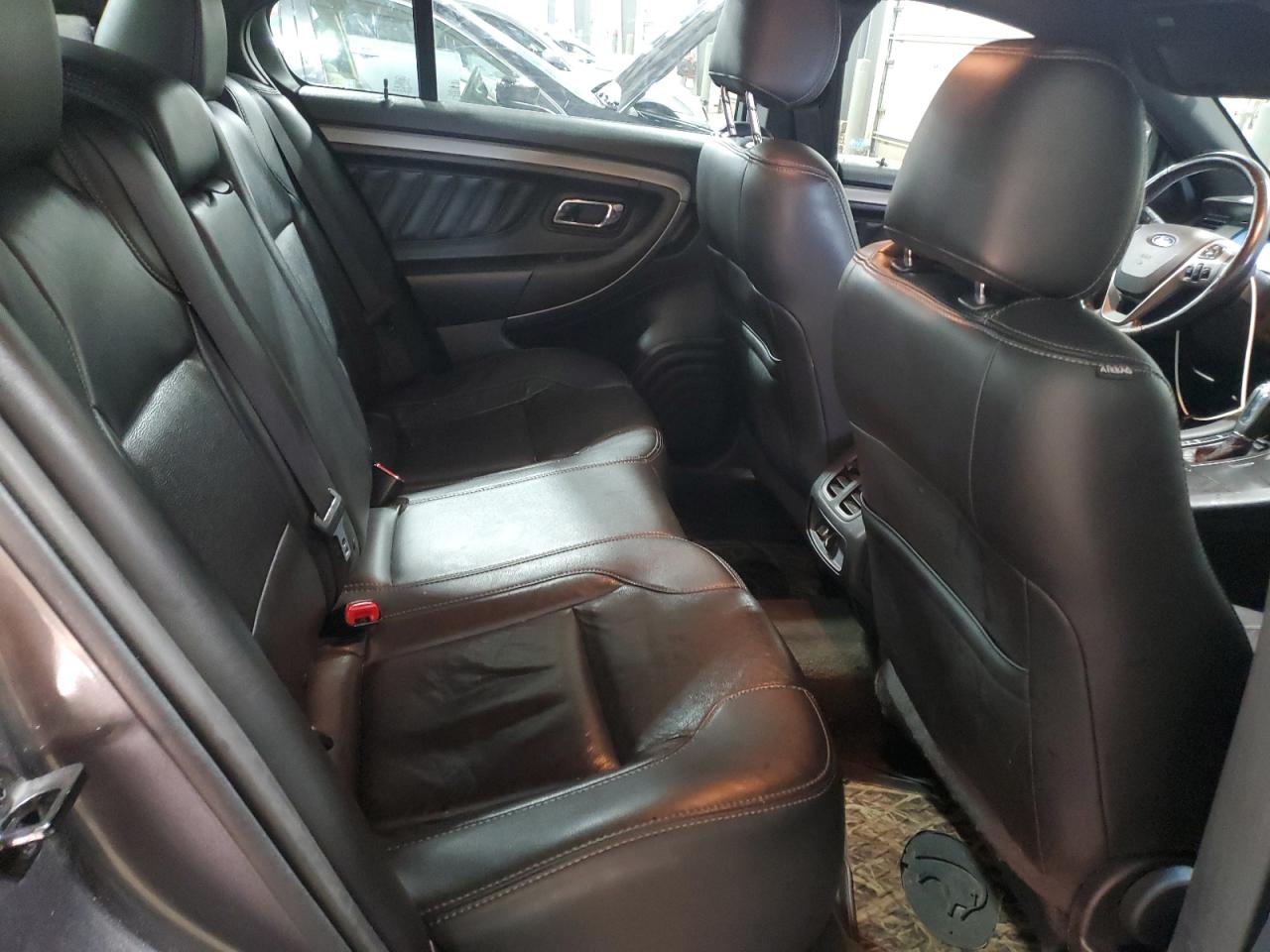 2014 Ford Taurus - Image 10