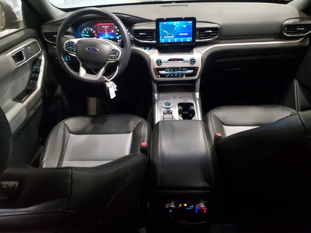 2022 Ford Explorer - Image 8