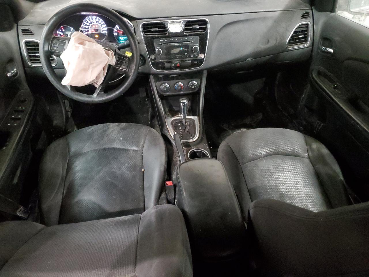 2013 Chrysler 200 - Image 8