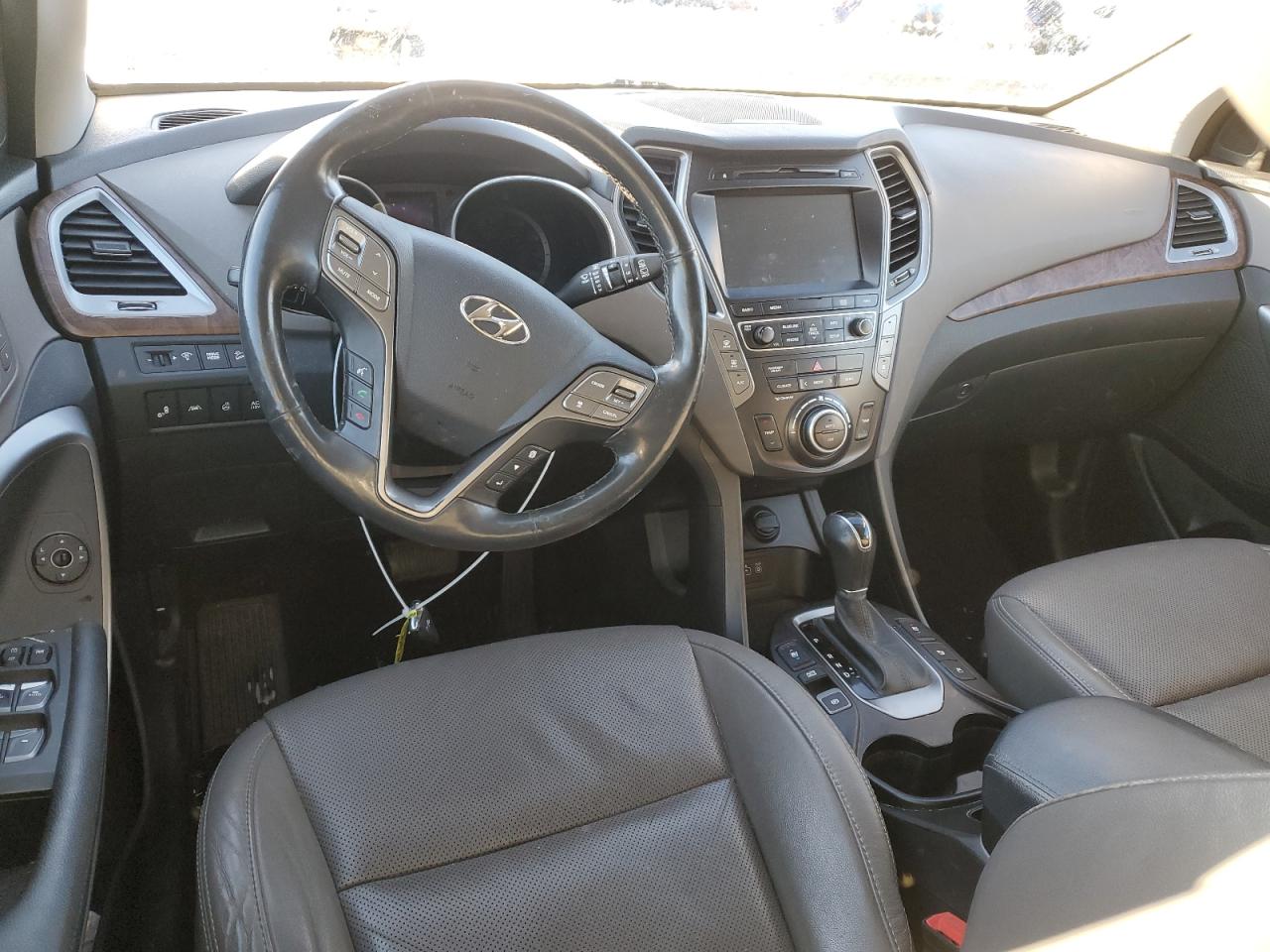 2017 Hyundai Santa Fe - Image 8