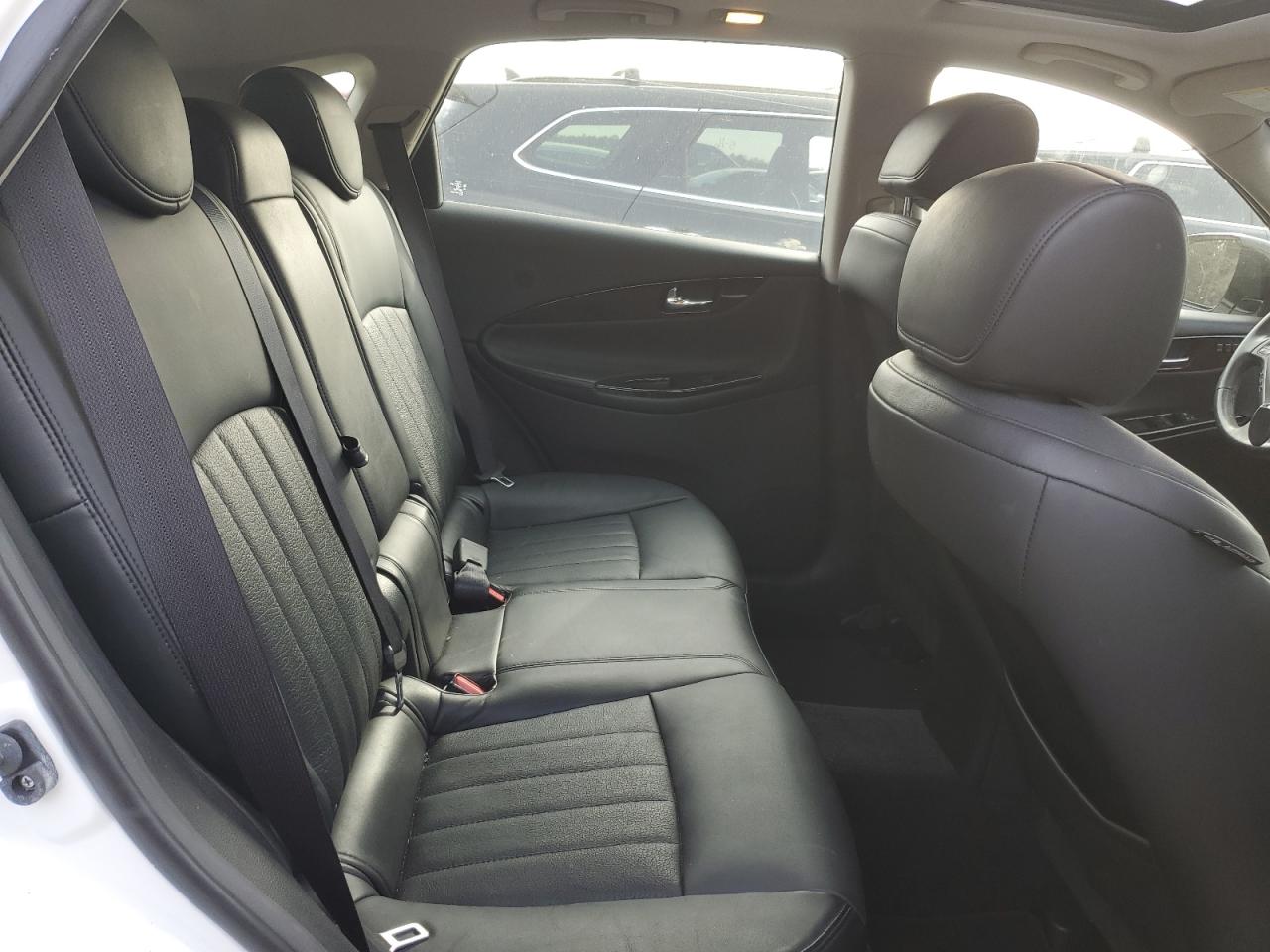 2017 Infiniti QX50 - Image 11