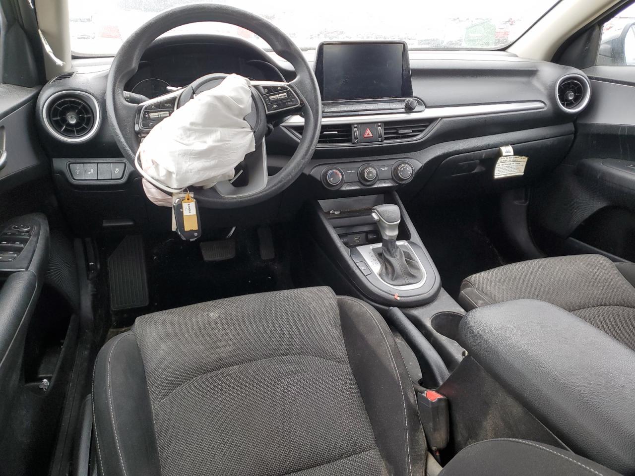2022 Kia Forte - Image 8