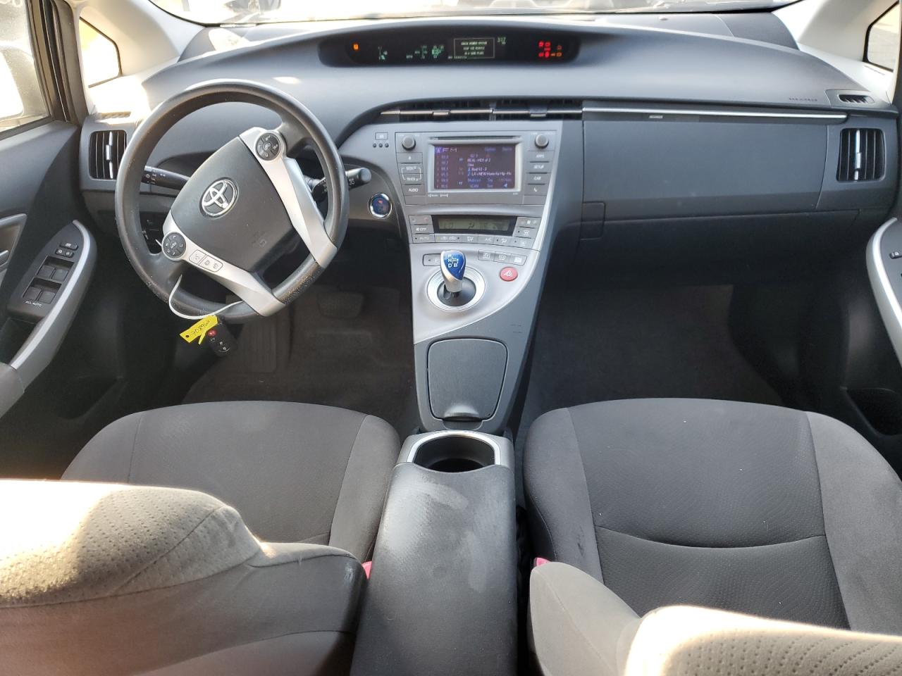 2013 Toyota Prius - Image 8