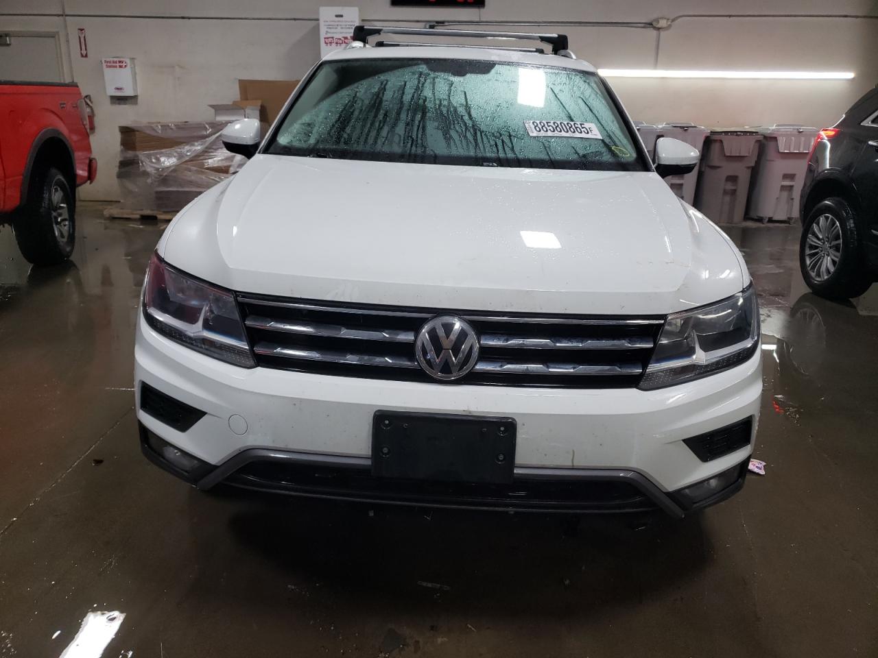 2018 Volkswagen Tiguan - Image 5
