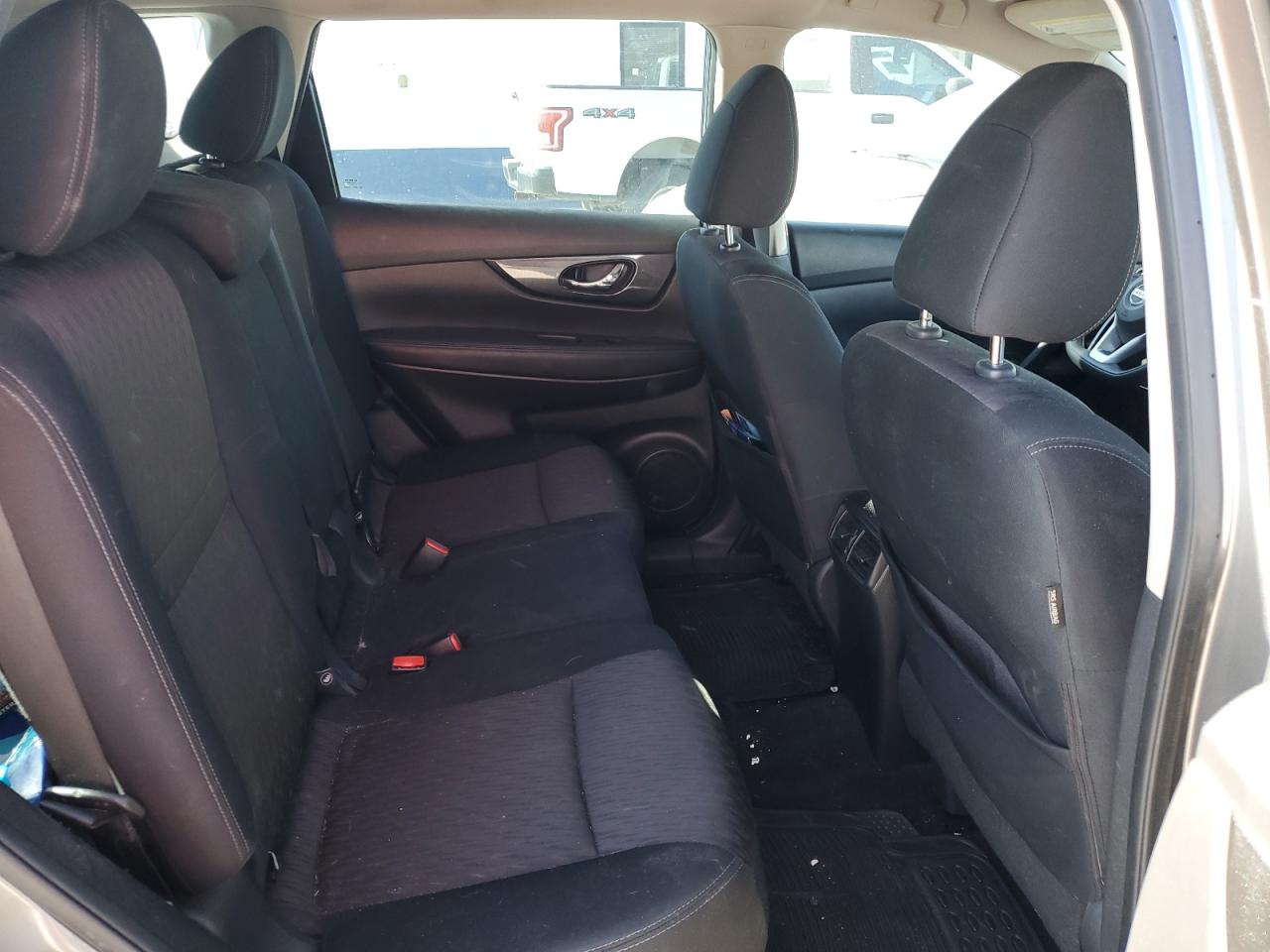 2018 Nissan Rogue - Image 11