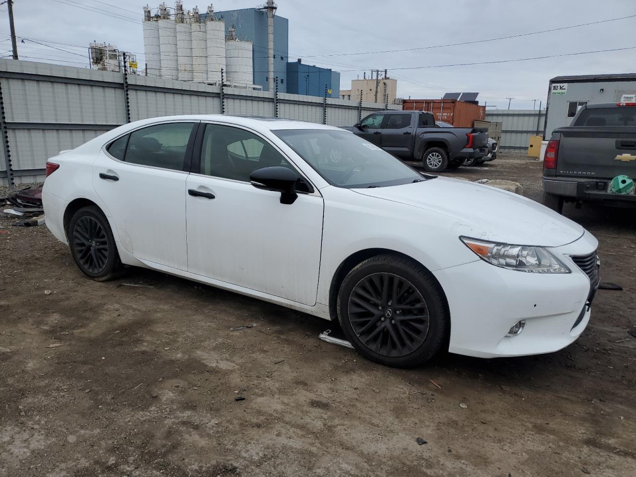 2015 Lexus ES - Image 4