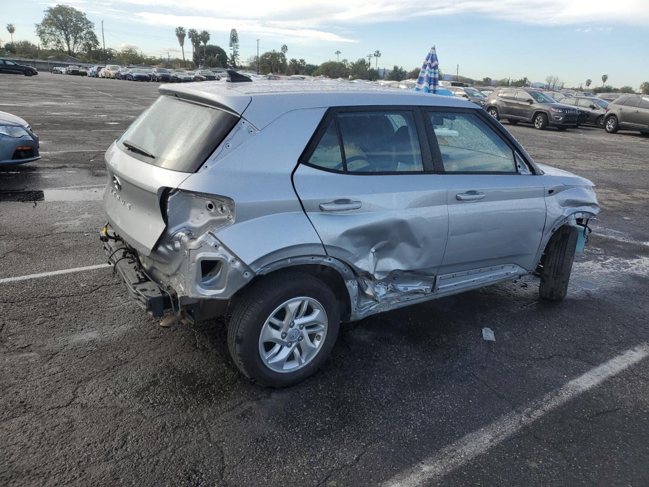 2021 Hyundai Venue - Image 3