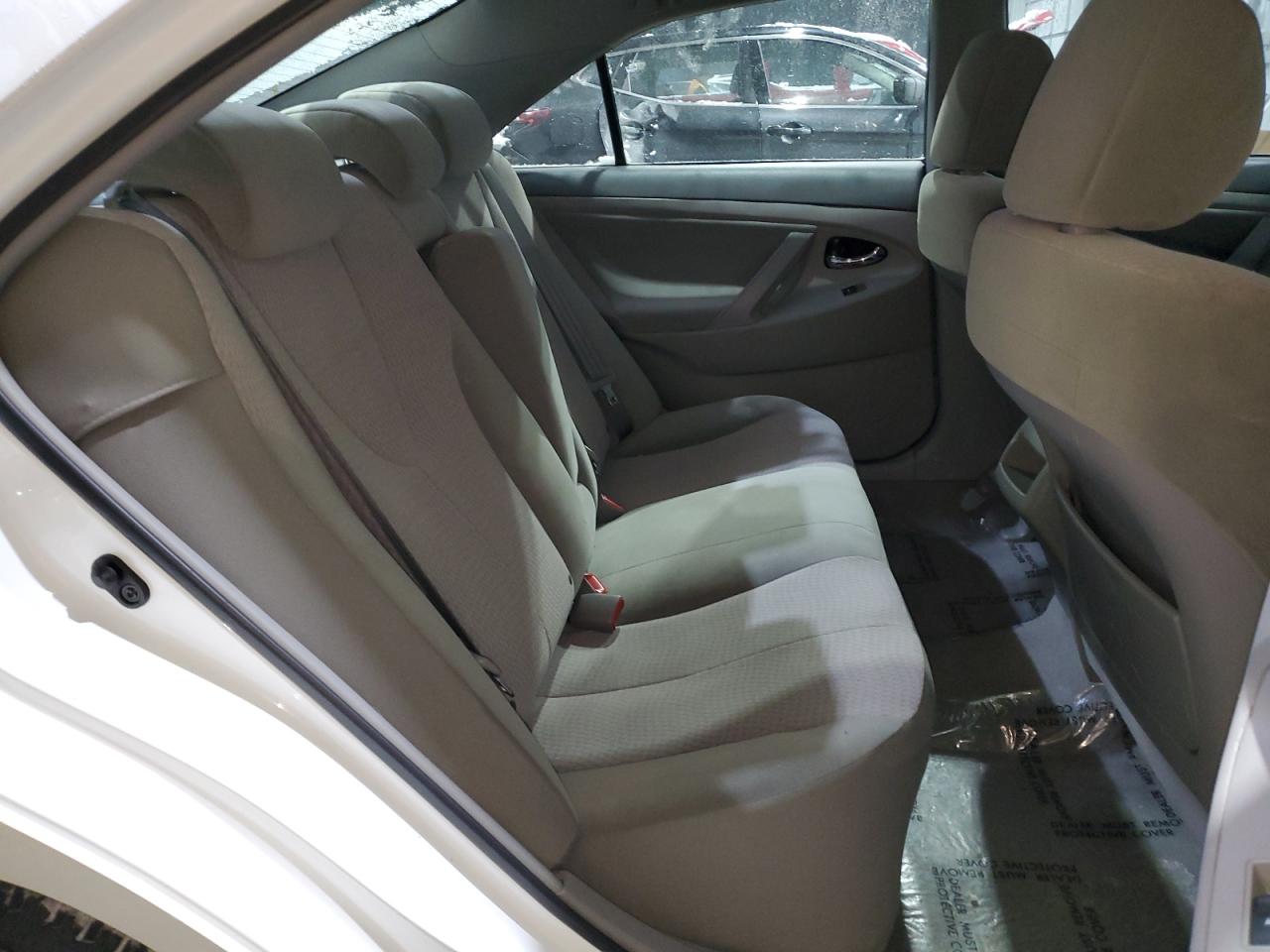 2011 Toyota Camry - Image 10