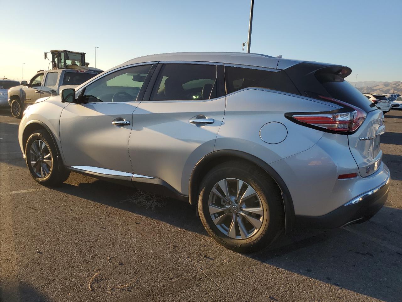 2015 Nissan Murano - Image 2