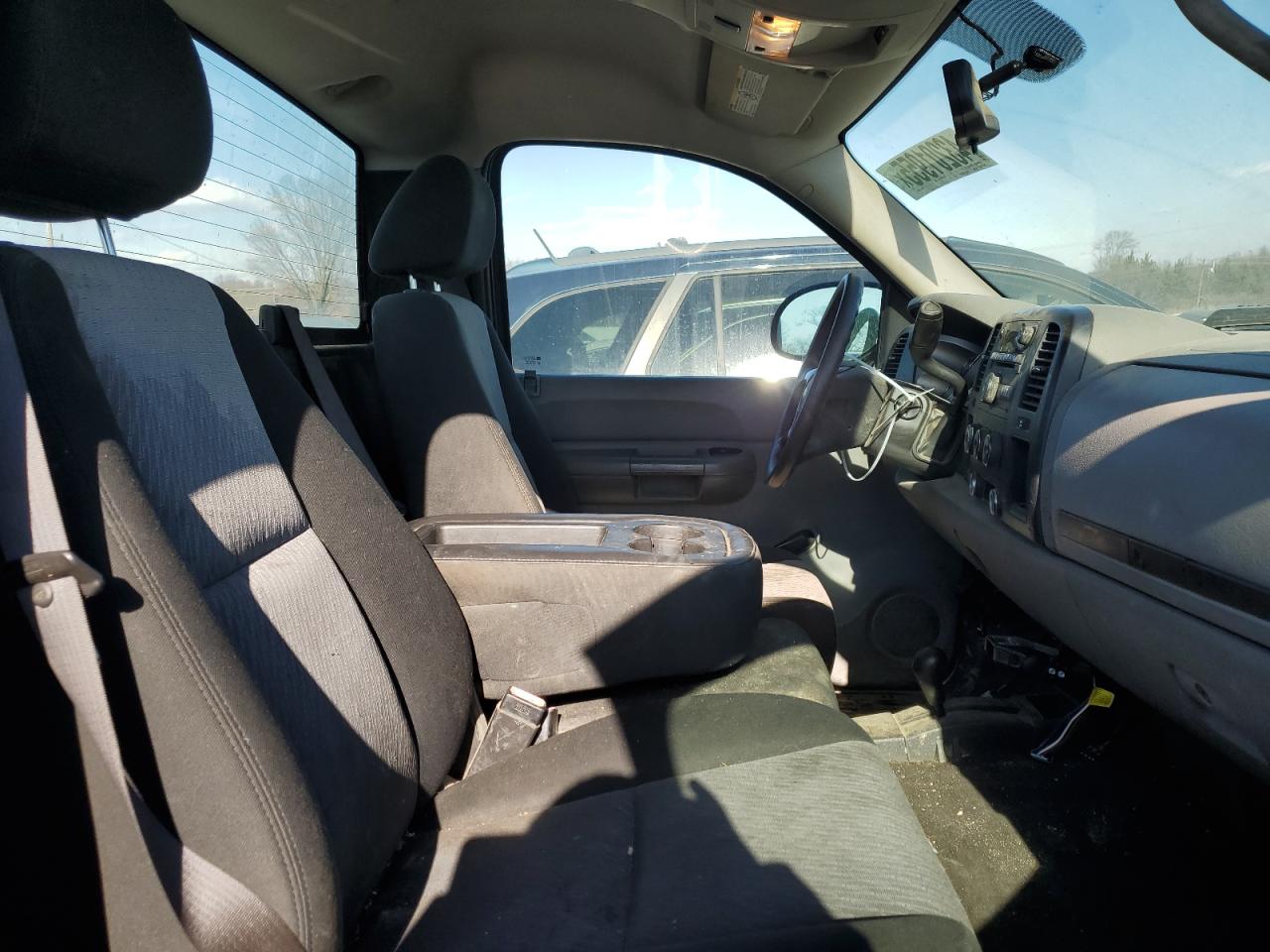 2007 Chevrolet Silverado - Image 10