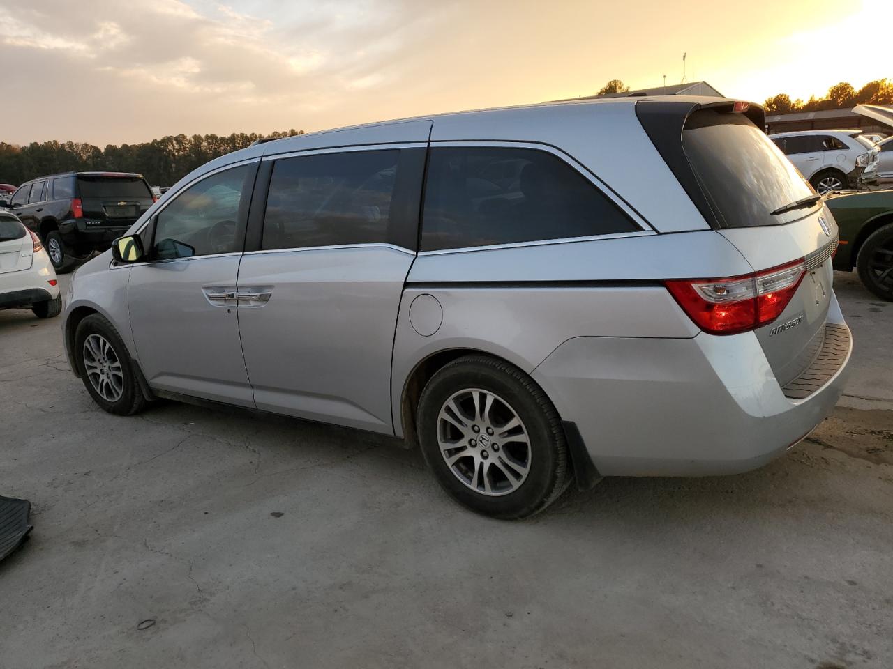 2012 Honda Odyssey - Image 2